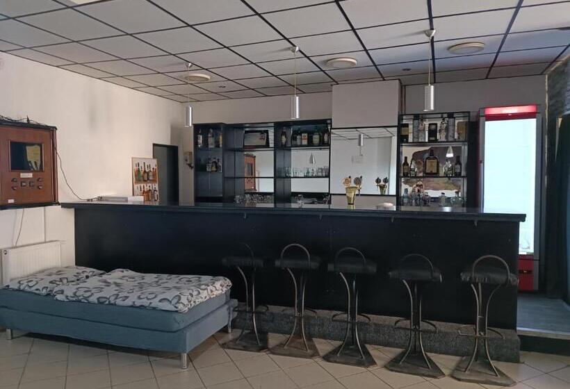 سرير فى غرفة مشتركه, U Betty   Ostrava Centrum