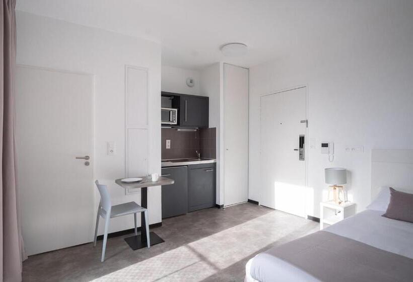 استودیوی لوکس, Student Factory Bordeaux Armagnac