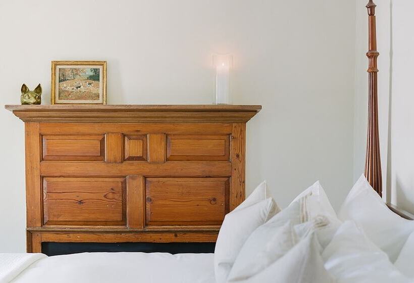 Люкс, The Red Fox Inn & Tavern