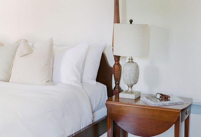 Люкс, The Red Fox Inn & Tavern