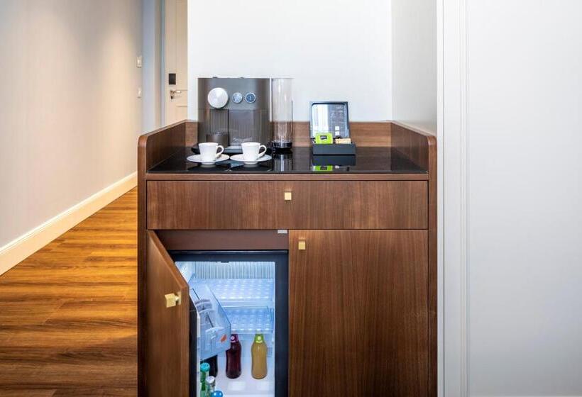 带大床的豪华间, Fraser Suites Hamburg