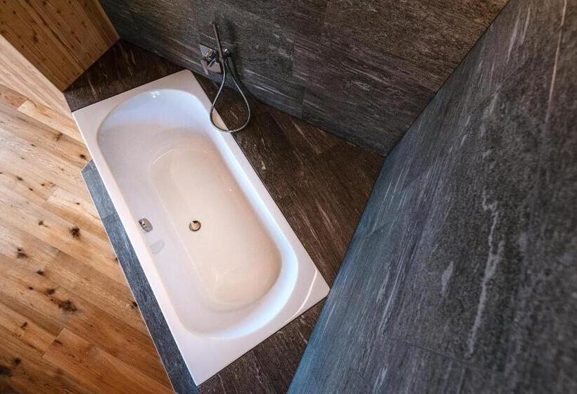 جناح مزود بتراس, Oberhauser Hütte Rodenecker   Lüsner Alm