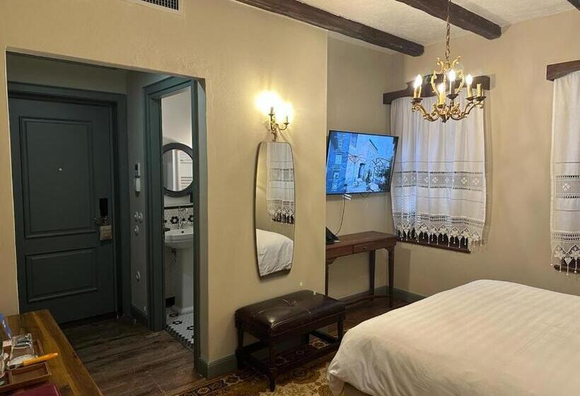 חדר בסיסי, Vila Ebel