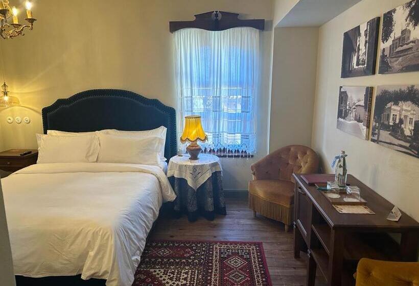 חדר בסיסי, Vila Ebel