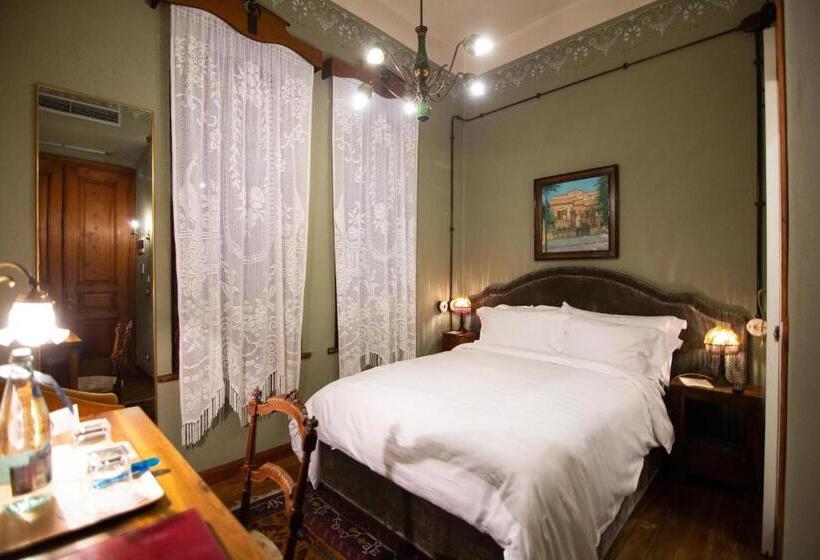 חדר בסיסי, Vila Ebel