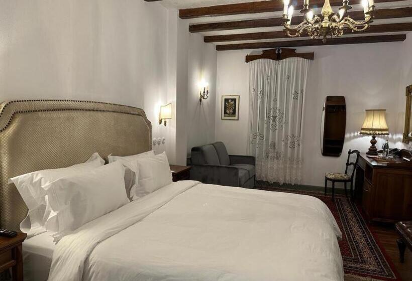 סוויטת ג'וניור, Vila Ebel