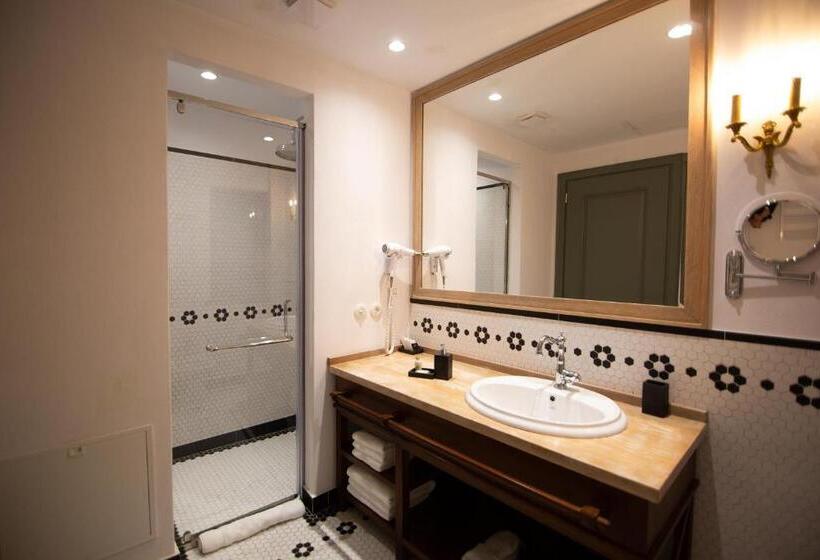 סוויטת ג'וניור עם מרפסת, Vila Ebel