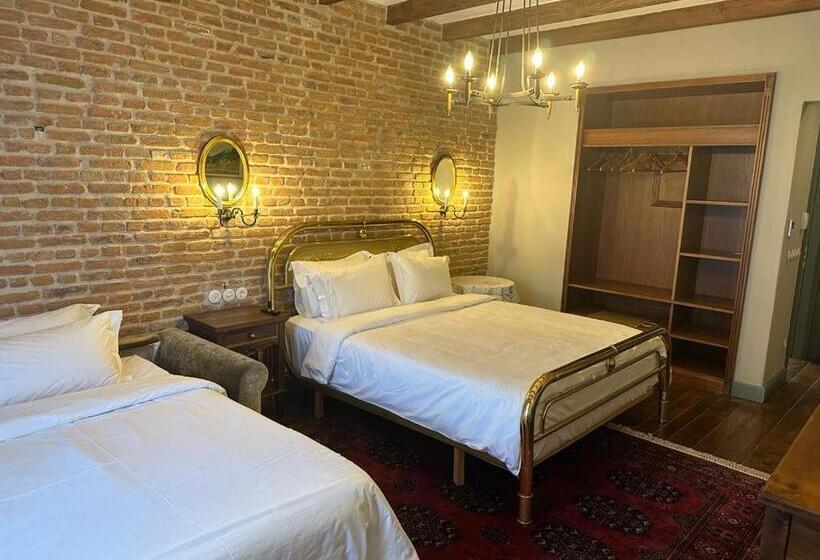 סוויטת ג'וניור עם מרפסת, Vila Ebel