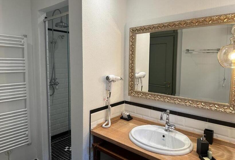 סוויטת ג'וניור עם מרפסת, Vila Ebel