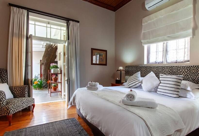 Номер Deluxe, The Habit Guesthouse