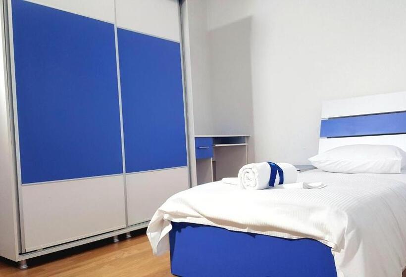 اتاق استاندارد با سرویس بهداشتی مشترک, Bus Station Hostel