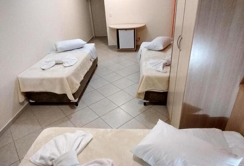 חדר סטנדרט לשלושה, Sokulski Park