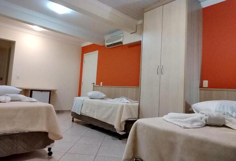 חדר סטנדרט לשלושה, Sokulski Park