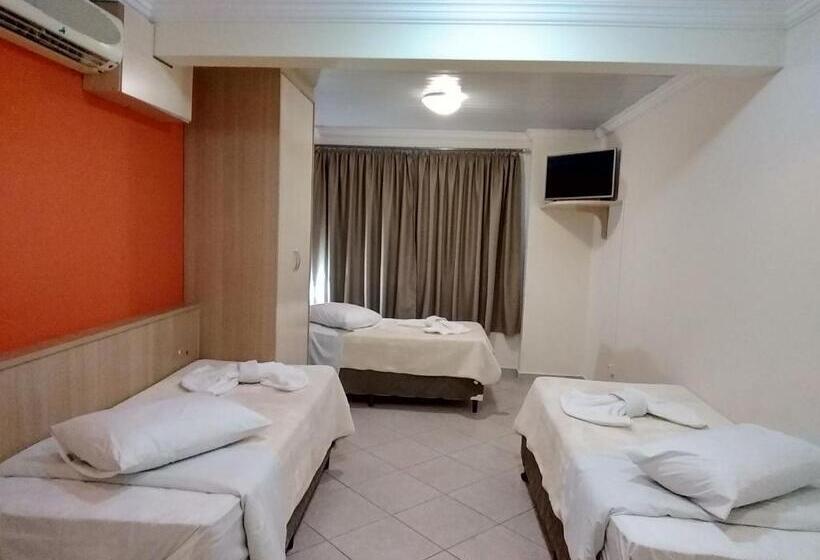 חדר סטנדרט לשלושה, Sokulski Park