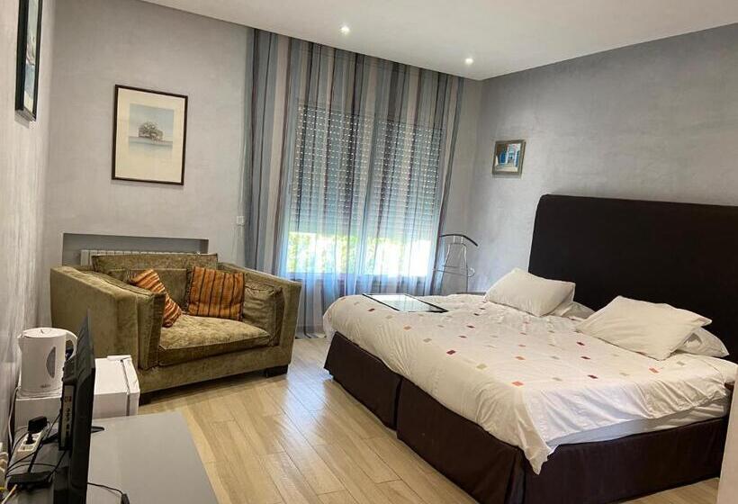 غرفة قياسية مزوَّدة بتراس, Dar Misk