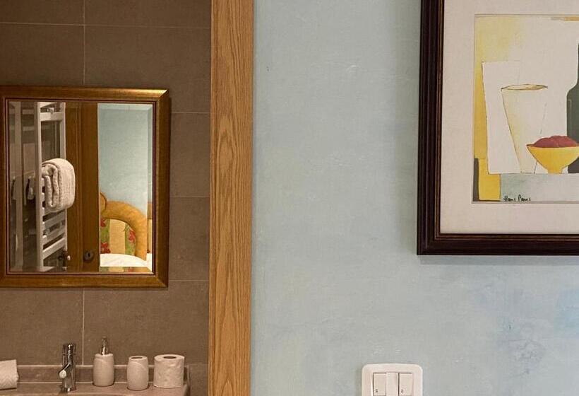 غرفة فردية  مطلة على حمام السباحة, Dar Misk