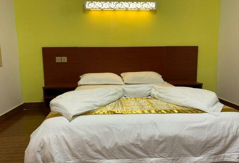 اتاق لوکس, Chong Ti