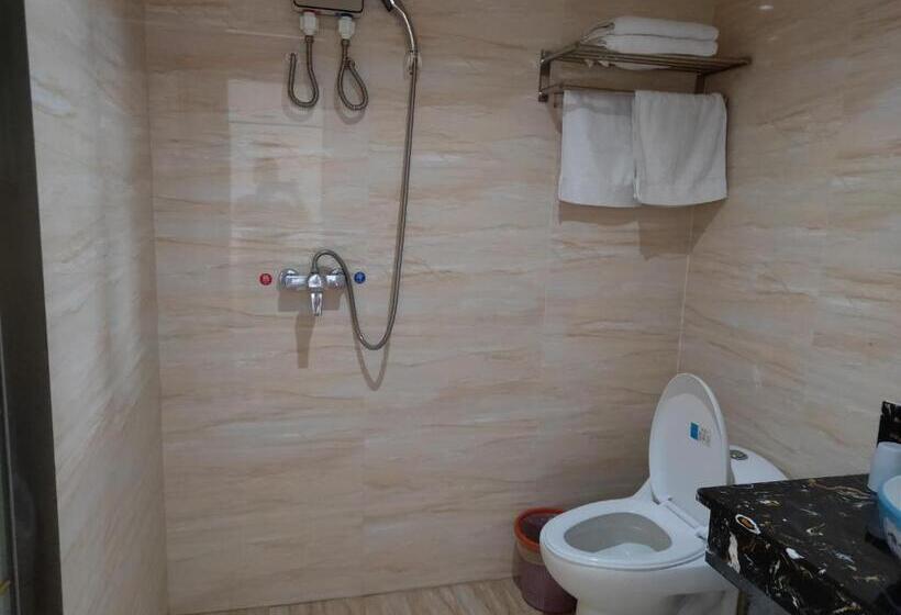 اتاق استاندارد, Chong Ti