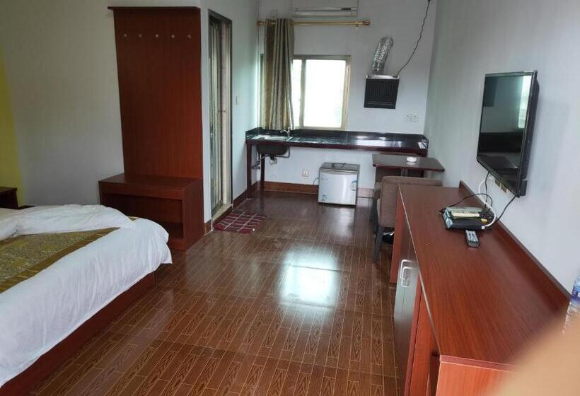 اتاق لوکس, Chong Ti