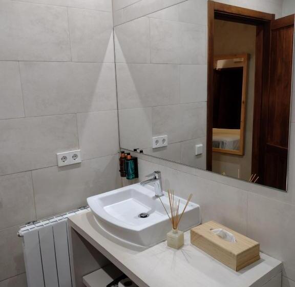 غرفة قياسية, Hostal De Bianya