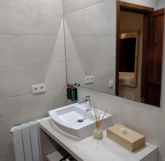 スタンダードルーム, Hostal De Bianya