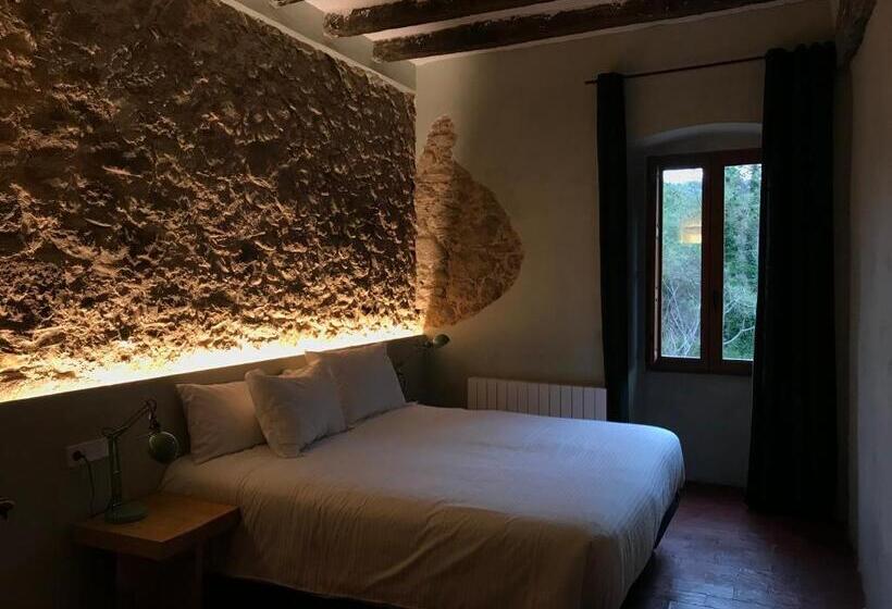 غرفة قياسية, Hostal De Bianya