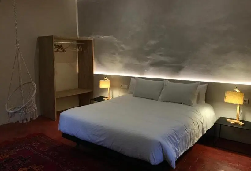 デラックスルーム, Hostal De Bianya