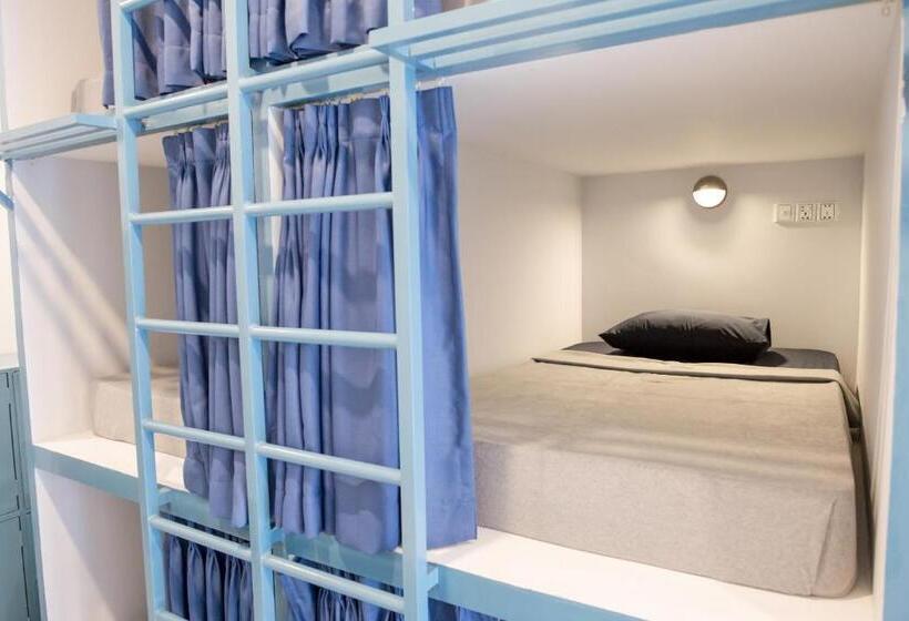 ルームシェアのワンベッド, The Big Easy Phnom Penh