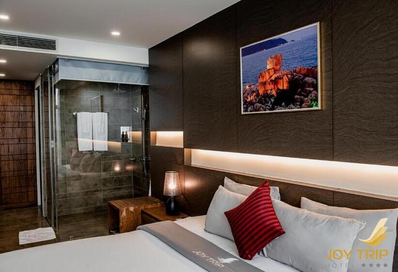 سوییت جونیور با چشم‌انداز دریا, Joy Trip Hotel & Spa Nha Trang