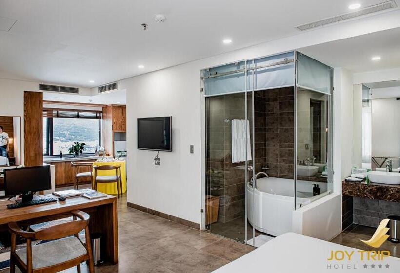 سوییت خانوادگی, Joy Trip Hotel & Spa Nha Trang