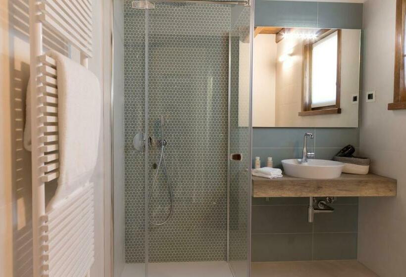 スタンダードルーム, Crystal Luxury House