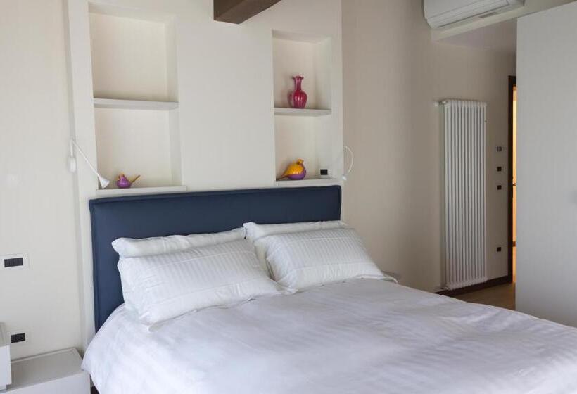 スタンダードルーム, Crystal Luxury House