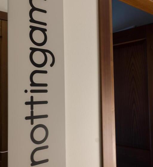 スタンダードルーム, Crystal Luxury House