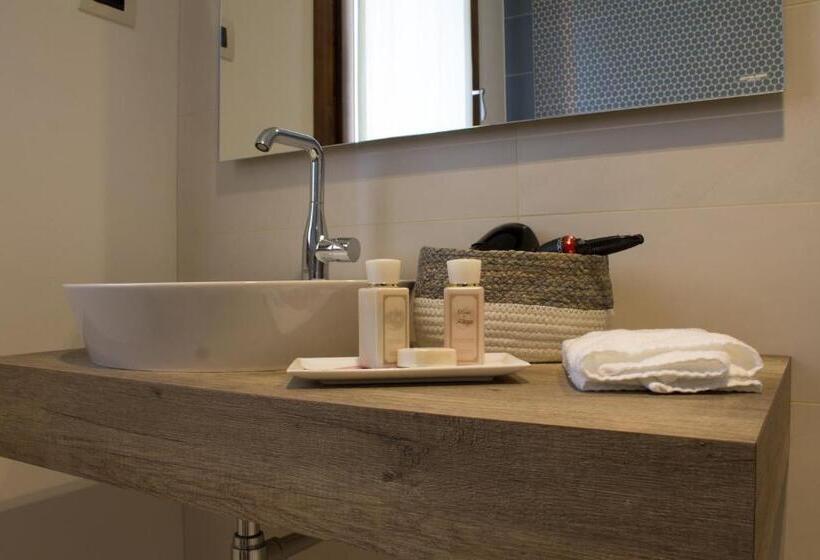 スタンダードルーム, Crystal Luxury House