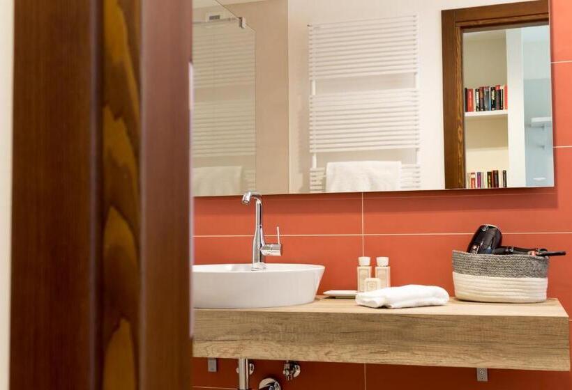 デラックスジュニアスイート, Crystal Luxury House