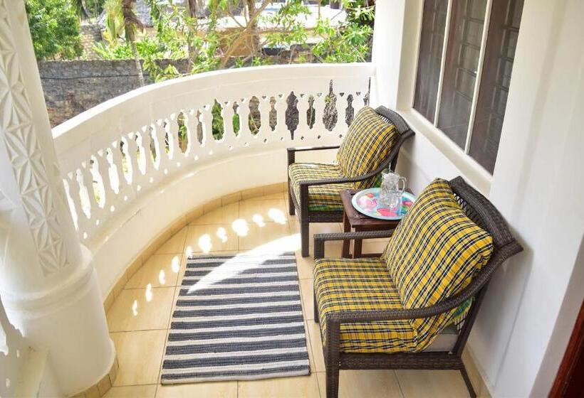 آپارتمان 3 خوابه, Tahira Villa