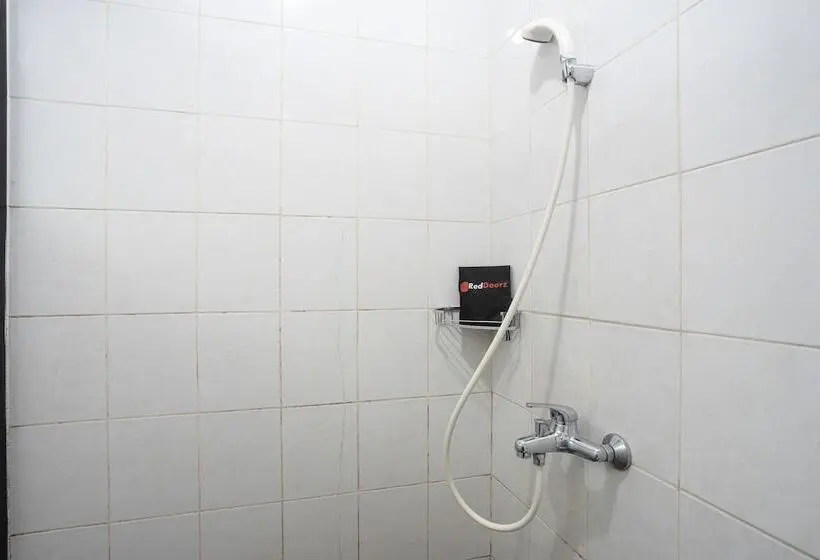 スタンダードルーム, Reddoorz Near Eka Hospital Bsd City