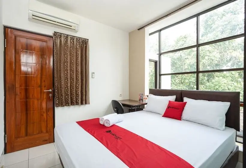 スタンダードルーム, Reddoorz Near Eka Hospital Bsd City