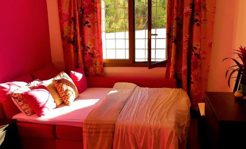 Номер Стандарт Вид на Сад, Ashram Villa Sunshine