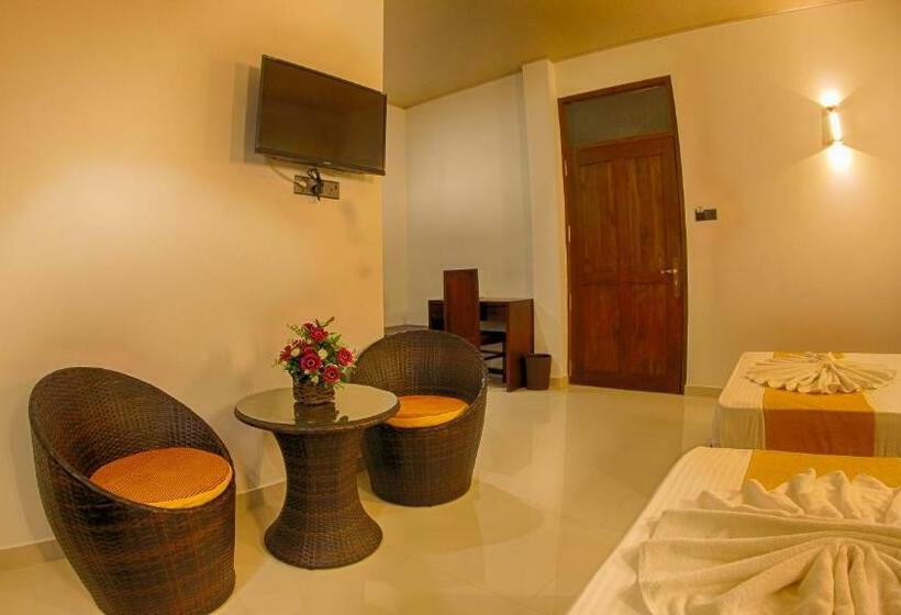 デラックスルーム, Grand Detagamuwa