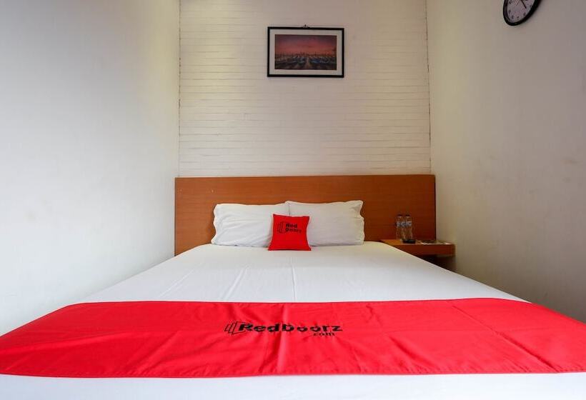 Номер Economy, Reddoorz Near Universitas Diponegoro 2
