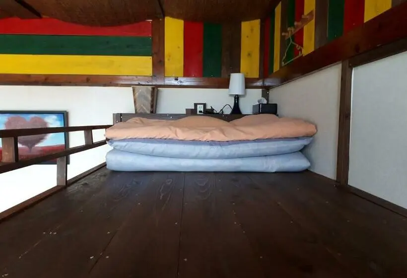 Standard Neljän Hengen Huone Jaettu Kylpyhuone, Backpackers Guesthouse Border