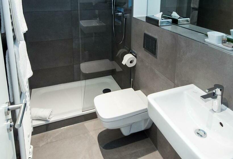 Quarto Premium, Der Grüne Baum