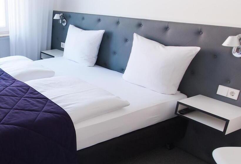 Quarto Premium, Der Grüne Baum