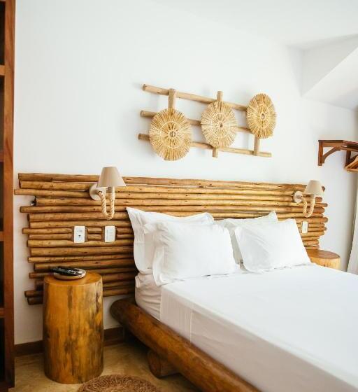 سوییت با چشم‌انداز استخر, Villamag