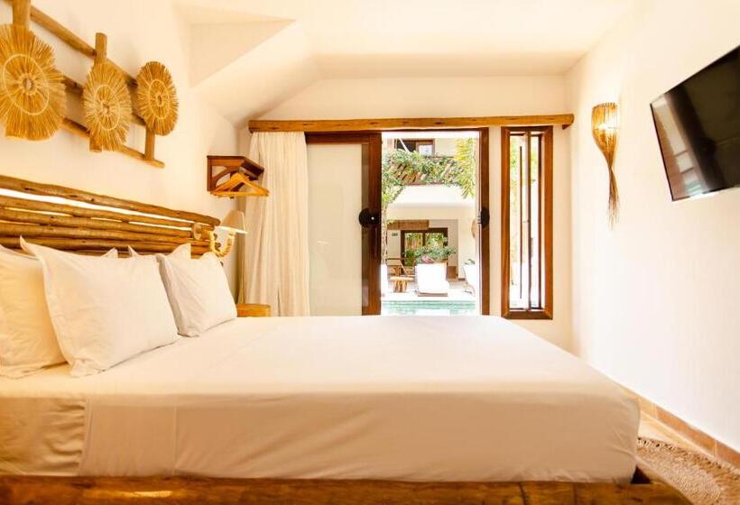 سوییت با چشم‌انداز استخر, Villamag