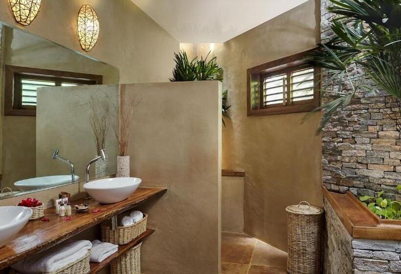 سوئیت با تخت بزرگ, Villamag