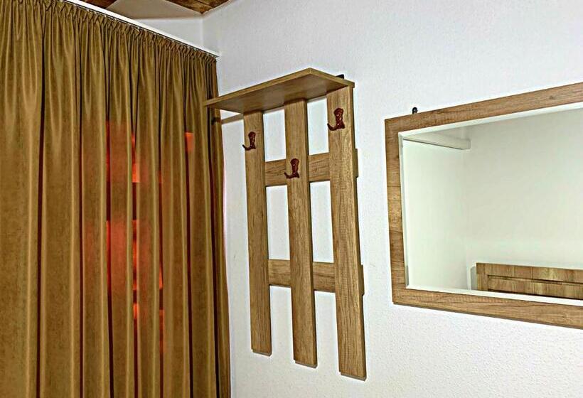 غرفة قياسية, Old City