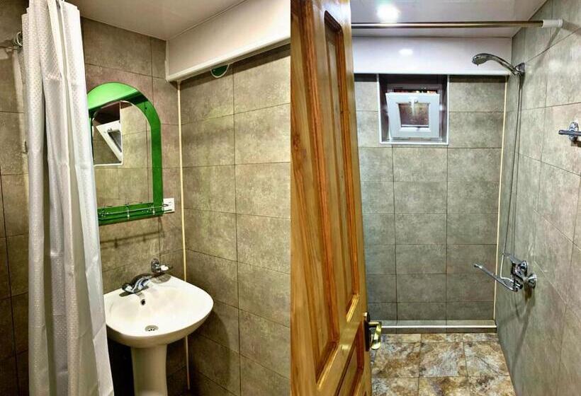 غرفة قياسية, Old City