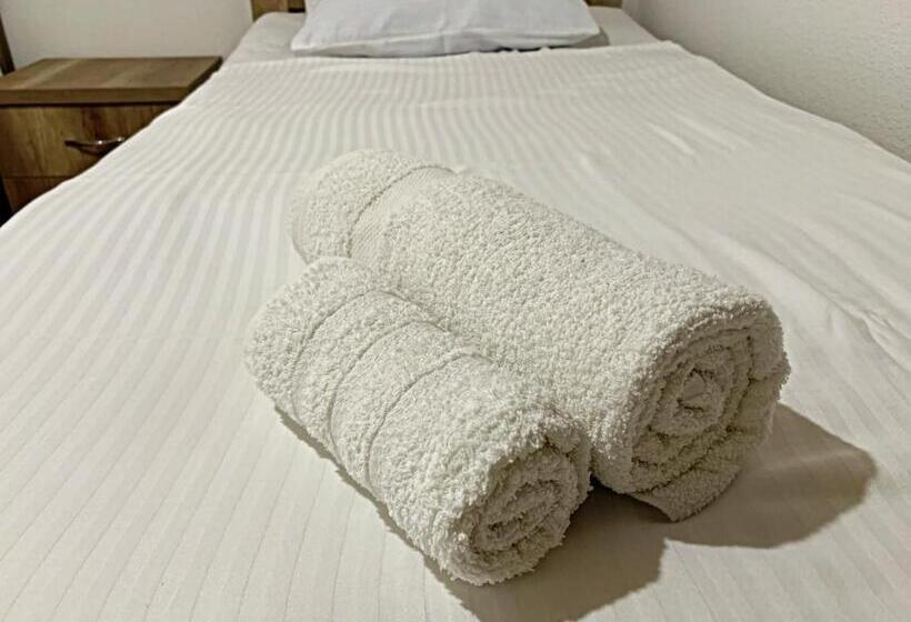 غرفة قياسية, Old City